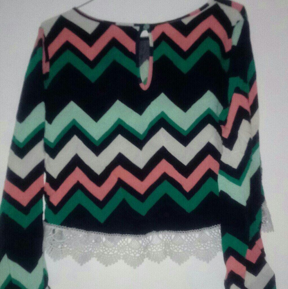 Ladies Chevron Print Crop Top
